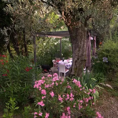 Bastide De La Lauve Bed & Breakfast 3*